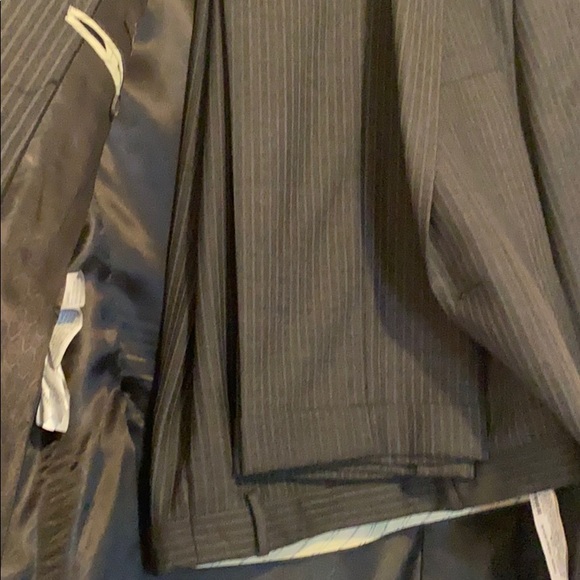 Zara Men’s Gray Pin Stripe Suit - Picture 4 of 8